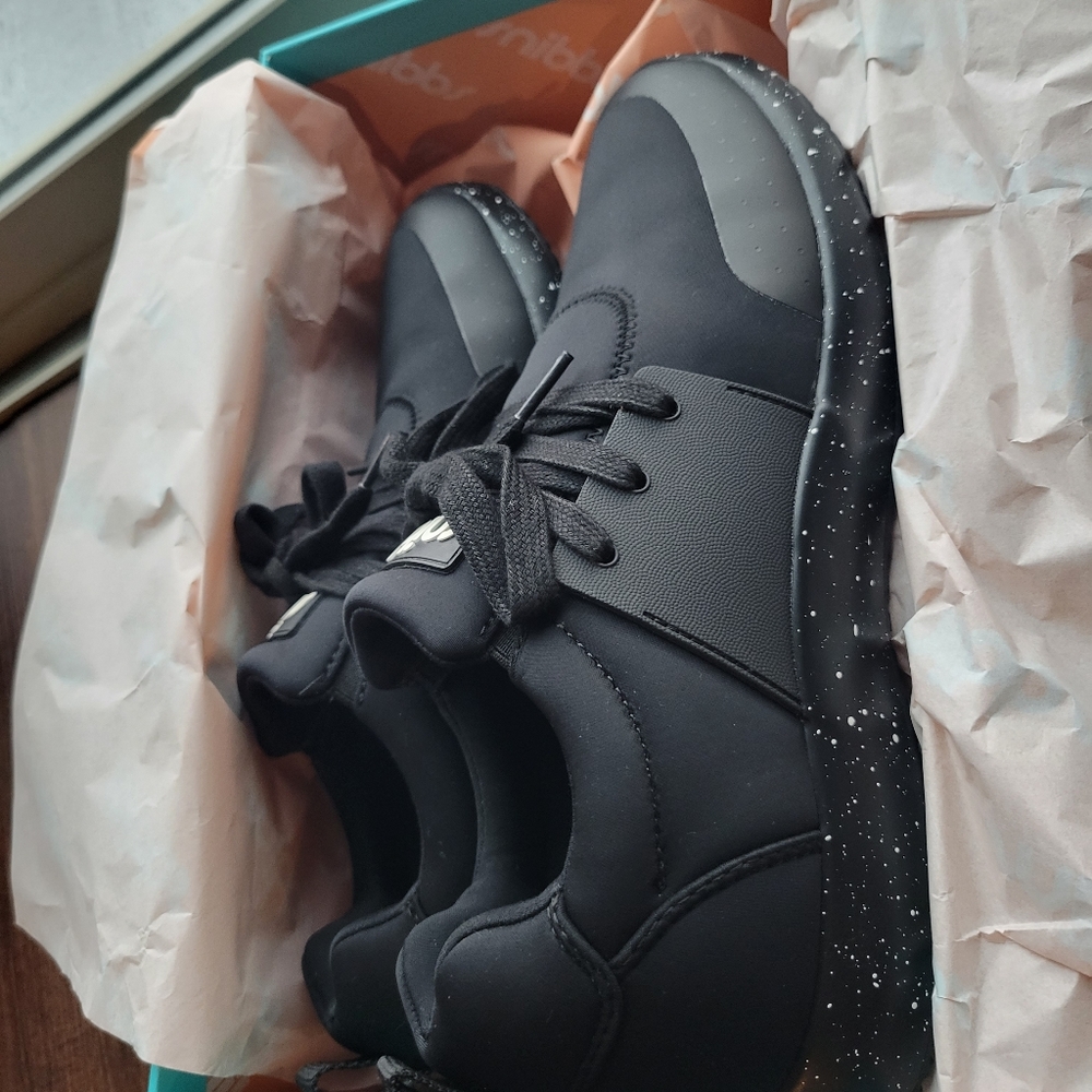 Snibbs sneakers